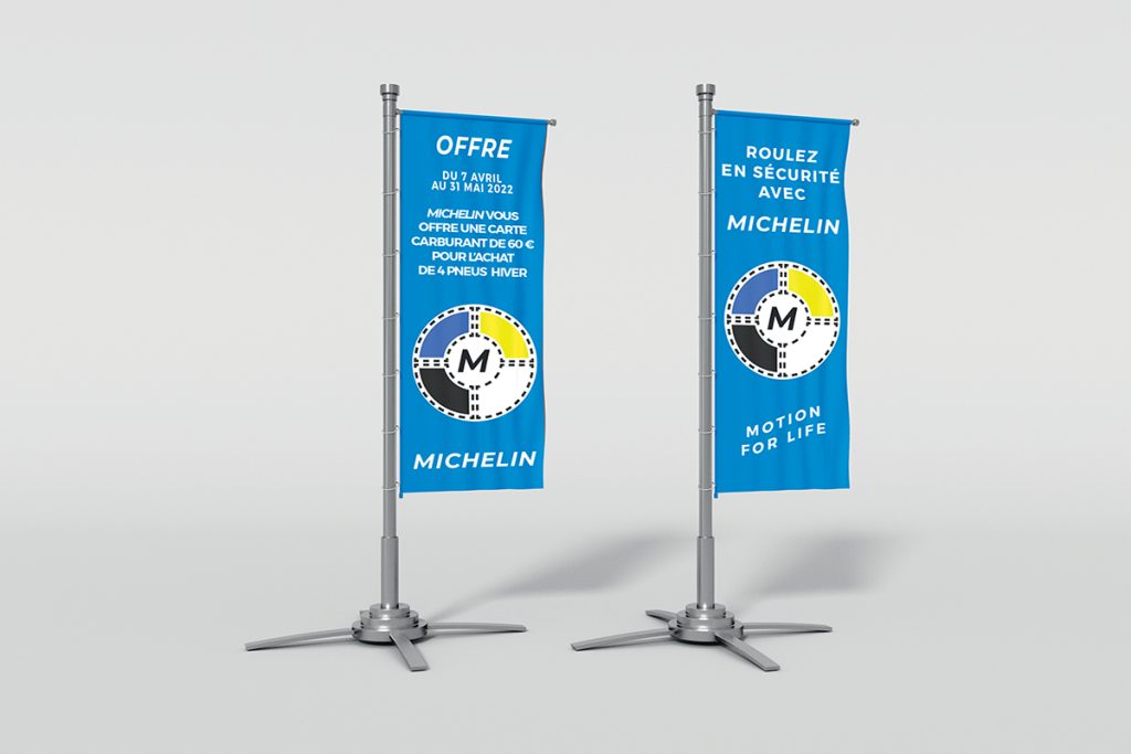 Logo bleu drapeau sur pied